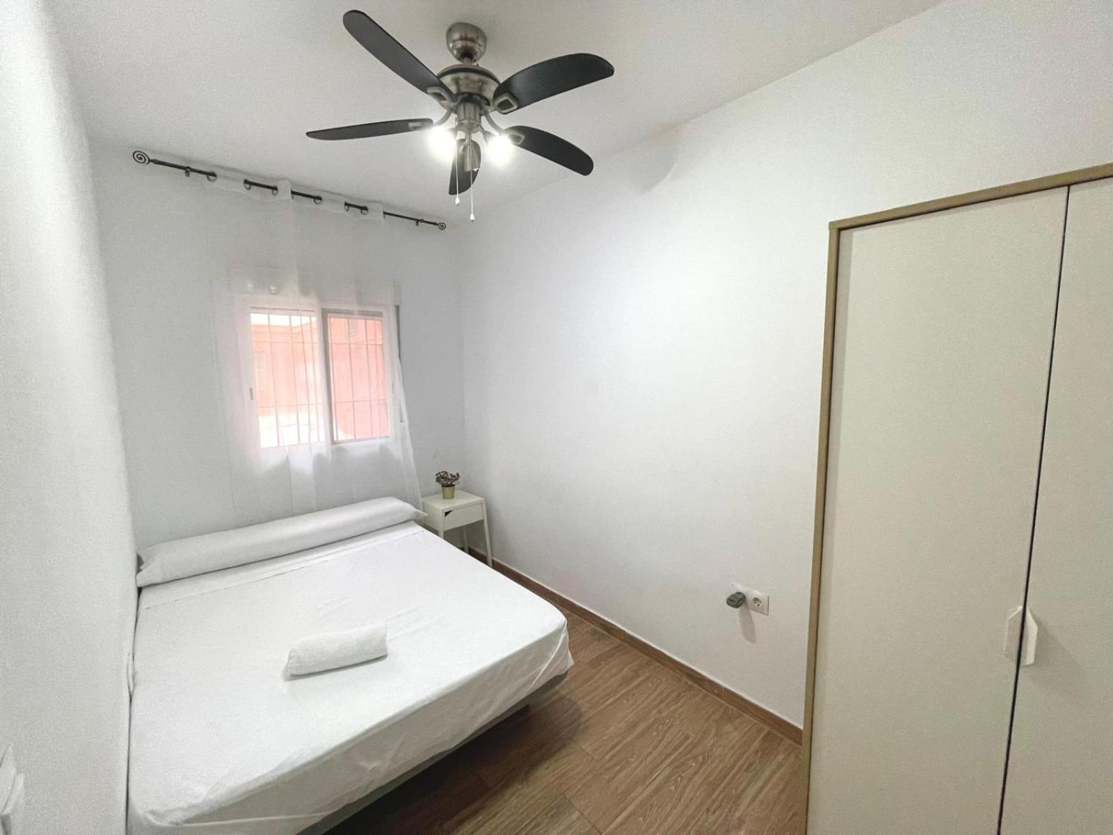 Triana Roomable Севілья Екстер'єр фото
